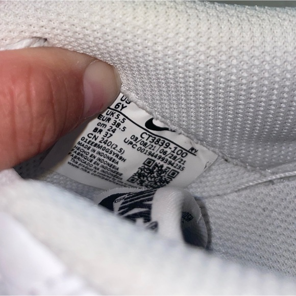 Nike Air Force 1 - Picture 6 of 8